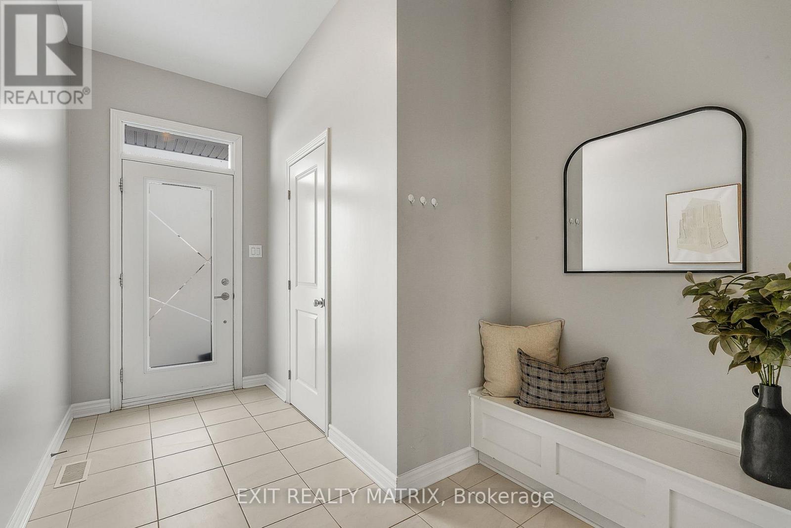 781 Namur Street, Russell, Ontario  K0A 1W0 - Photo 4 - X12890524