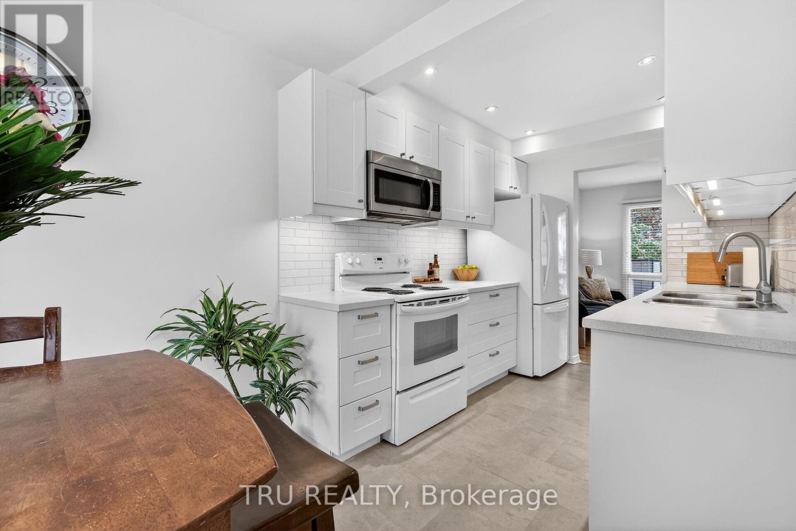 26 - 4631 Cecilia Crescent, Ottawa, Ontario  K1J 8S7 - Photo 11 - X12890568