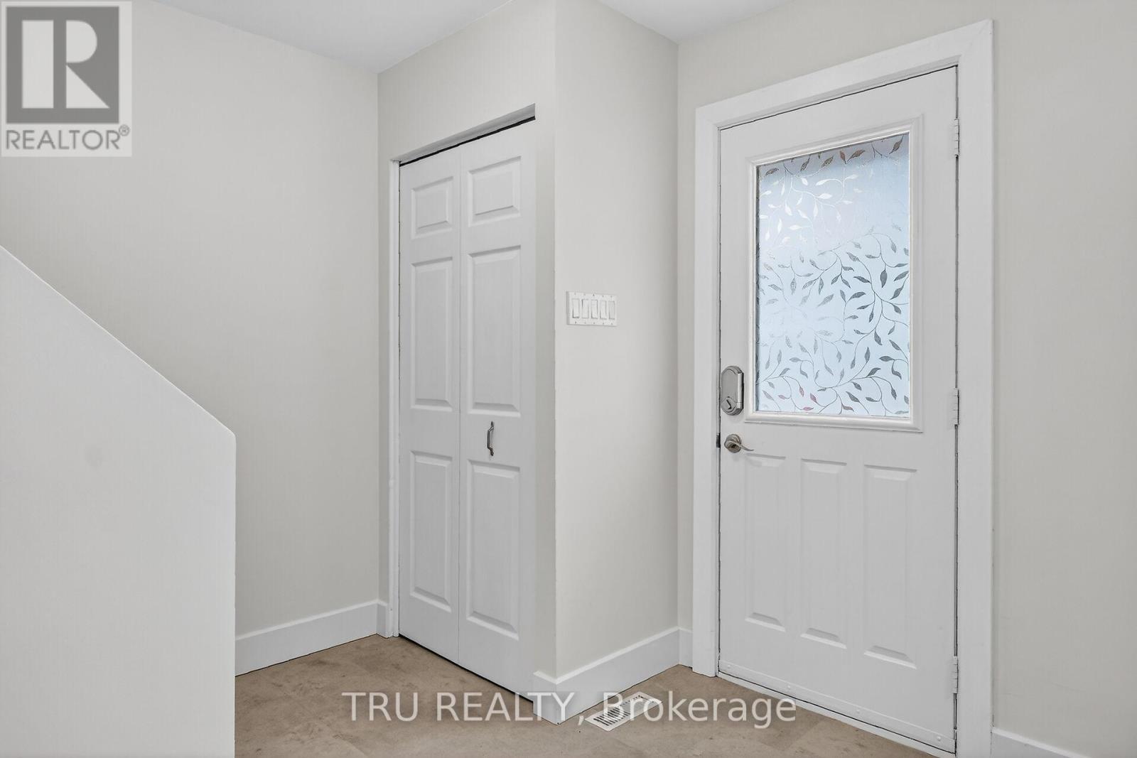 26 - 4631 Cecilia Crescent, Ottawa, Ontario  K1J 8S7 - Photo 5 - X12890568