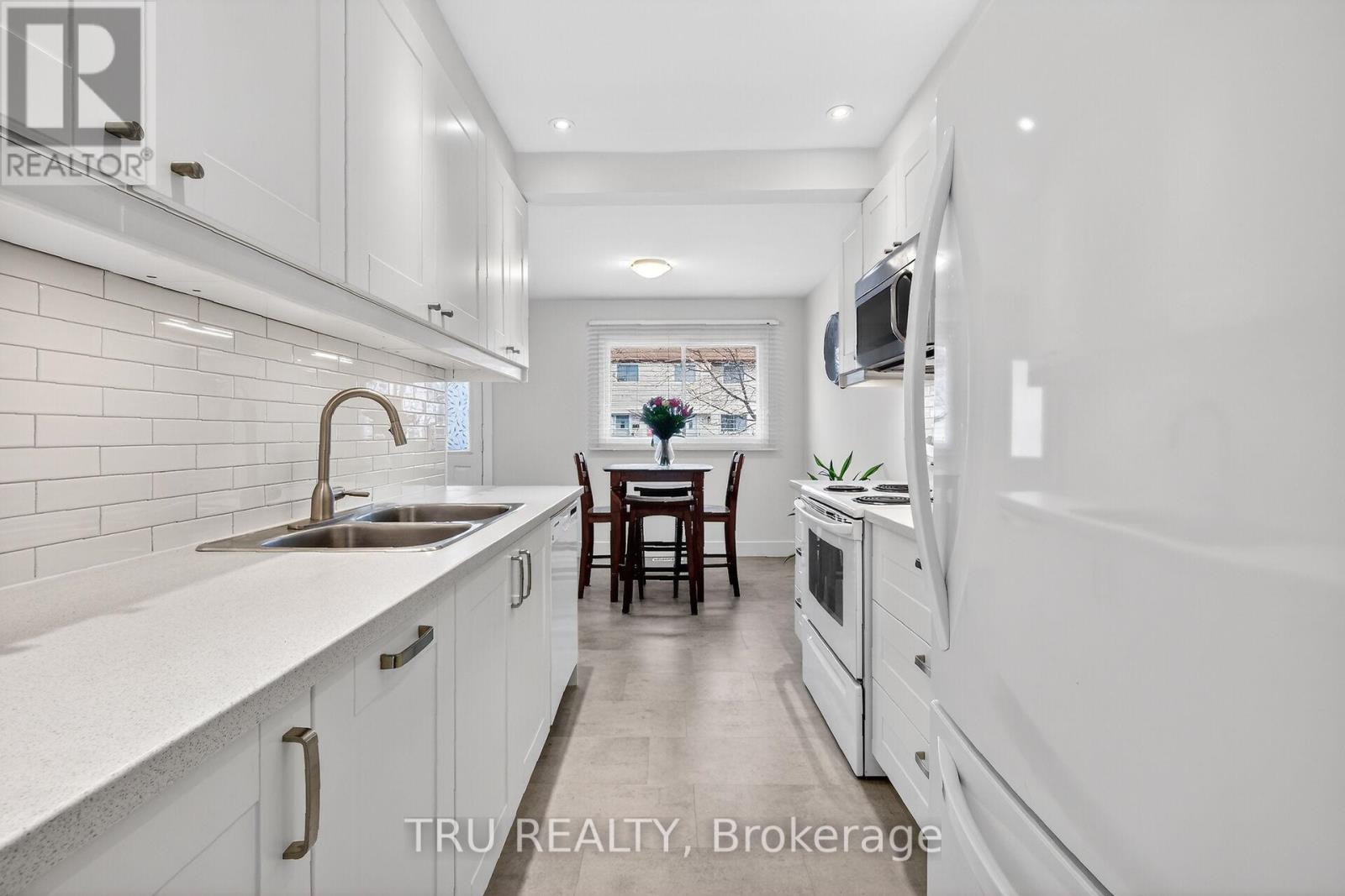 26 - 4631 Cecilia Crescent, Ottawa, Ontario  K1J 8S7 - Photo 9 - X12890568