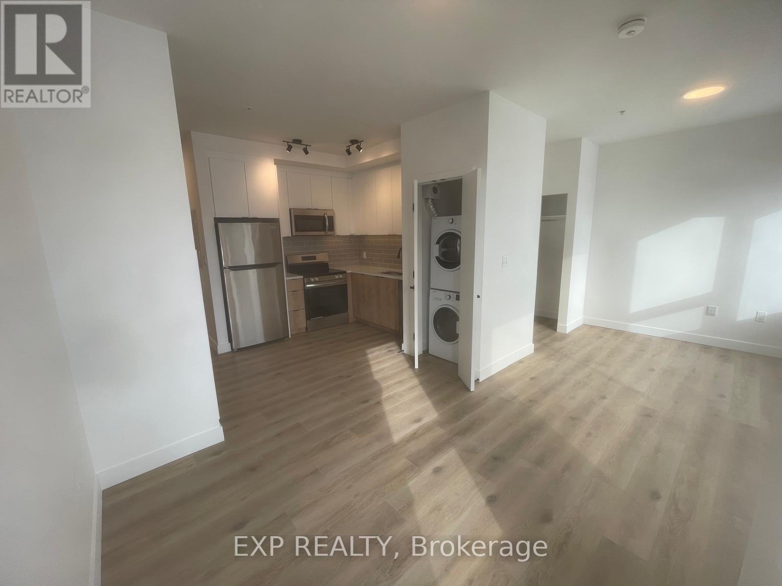 210 - 1600 James Naismith Drive, Ottawa, Ontario  K1B 5N8 - Photo 6 - X12890594