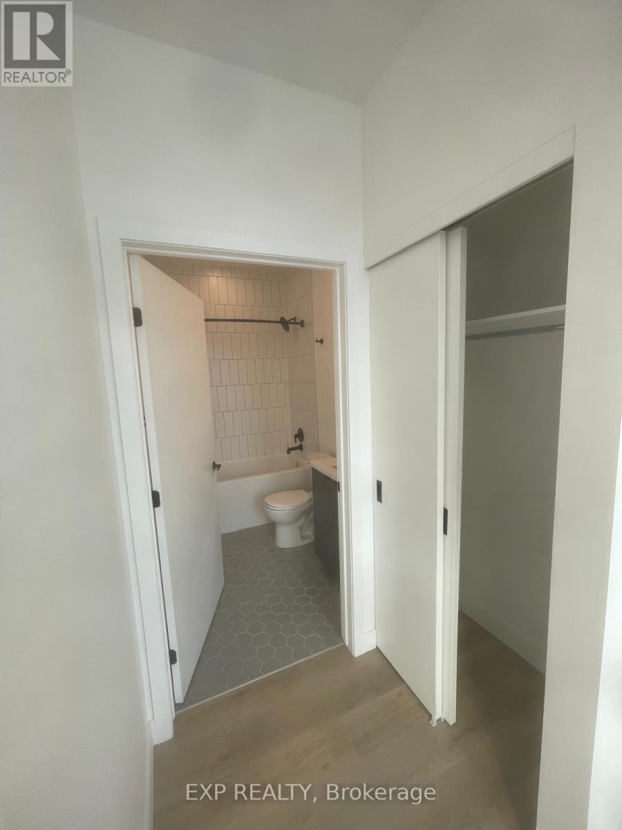 210 - 1600 James Naismith Drive, Ottawa, Ontario  K1B 5N8 - Photo 8 - X12890594