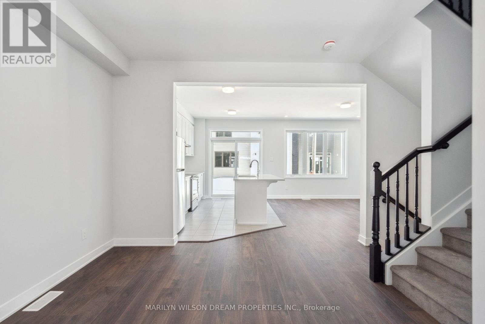 109 Yearling Circle, Ottawa, Ontario  K0A 2Z0 - Photo 2 - X12890674