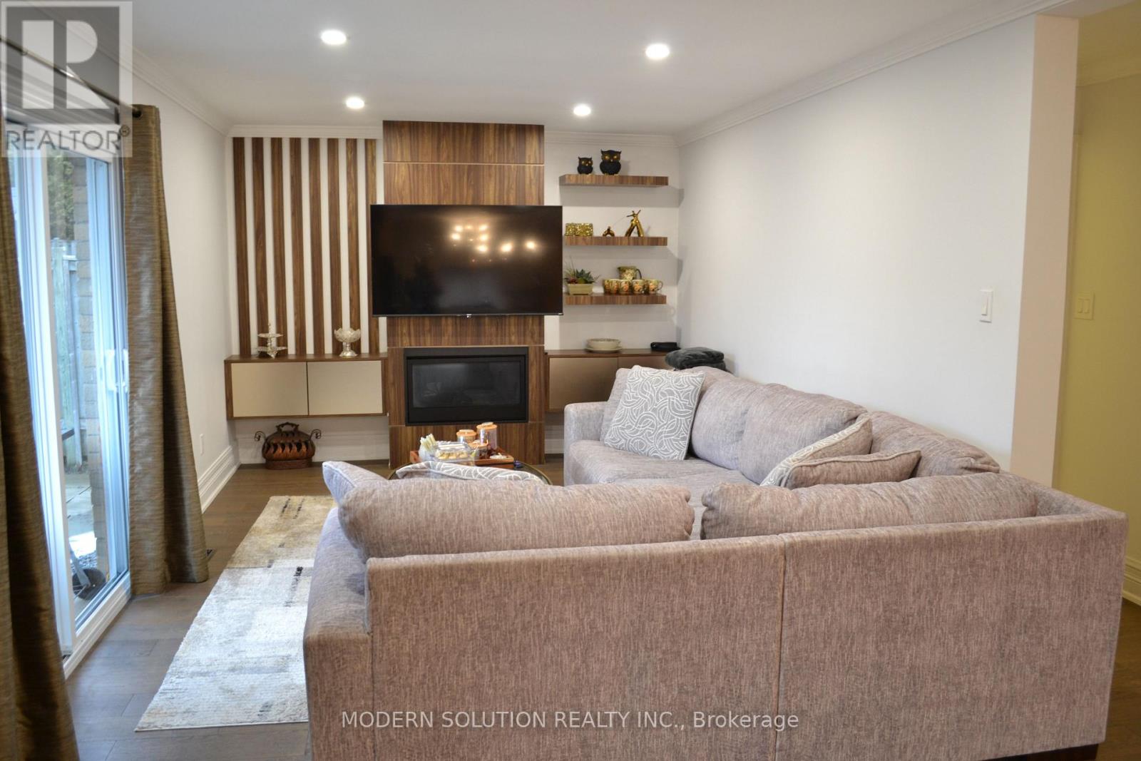 65 Manning Crescent, Newmarket, Ontario  L3Y 6H3 - Photo 12 - N12890362