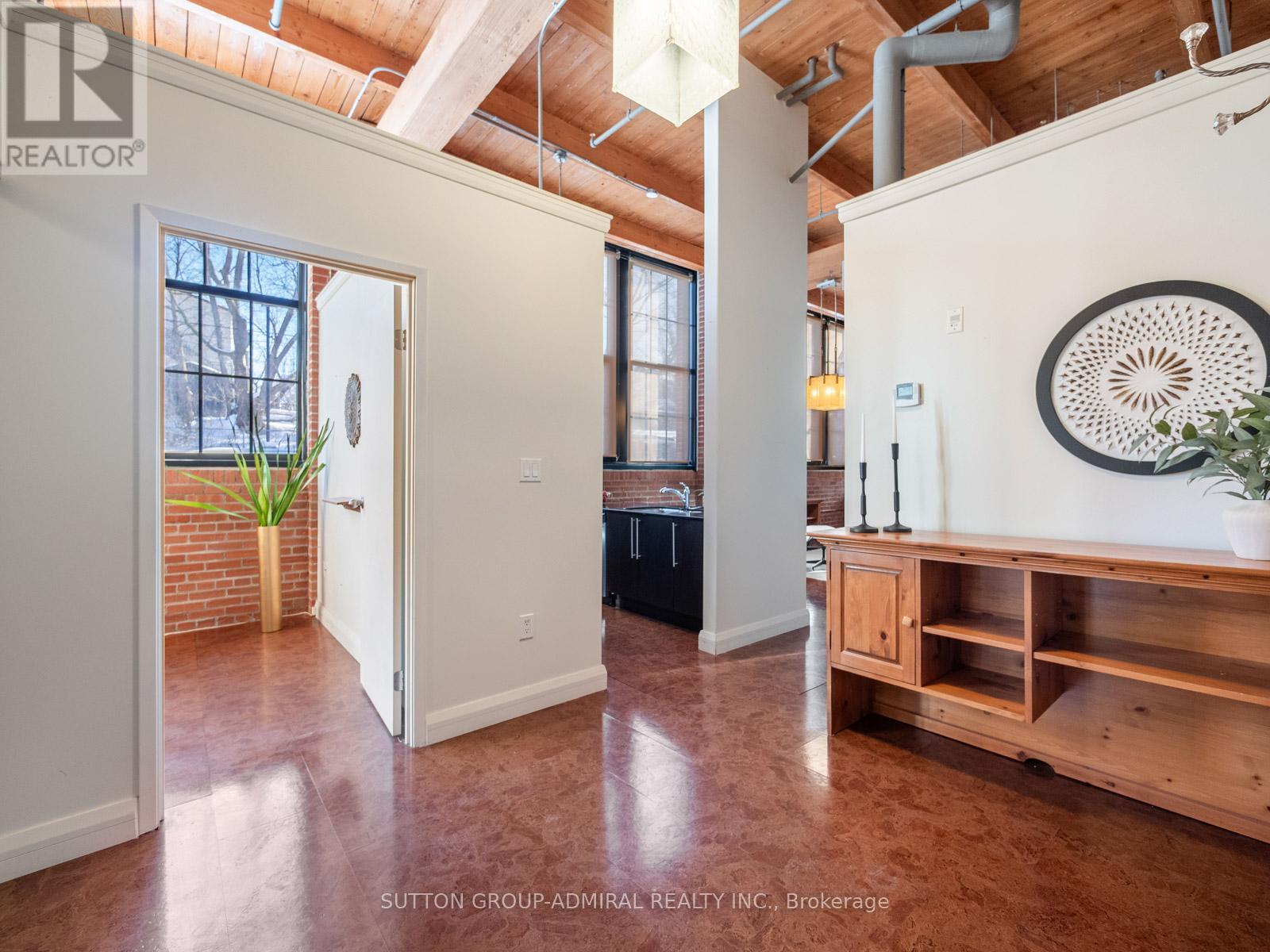 204 - 543 Timothy Street, Newmarket, Ontario  L3Y 1R1 - Photo 4 - N12890390