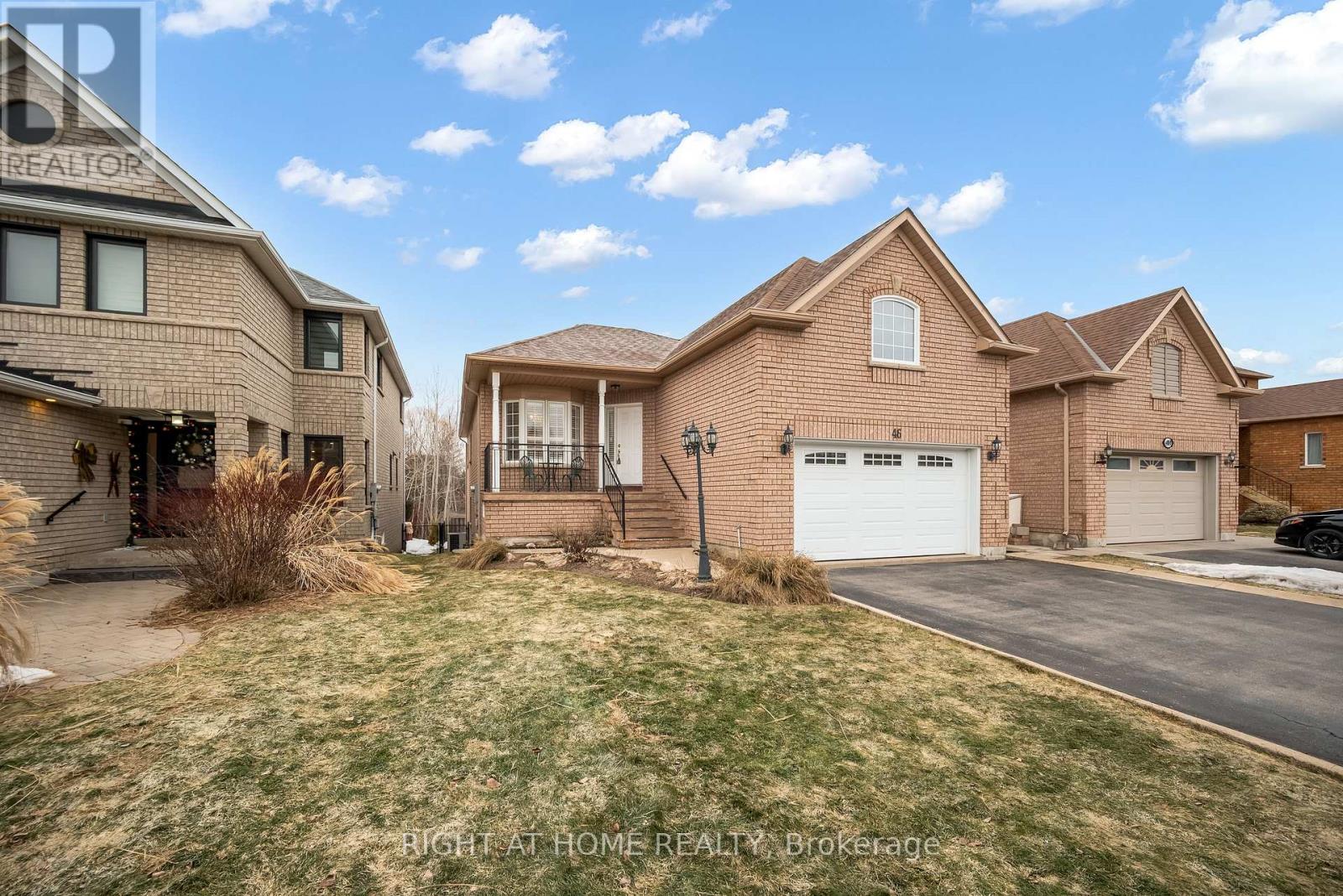 46 WOODHAVEN CRESCENT, Richmond Hill, Ontario