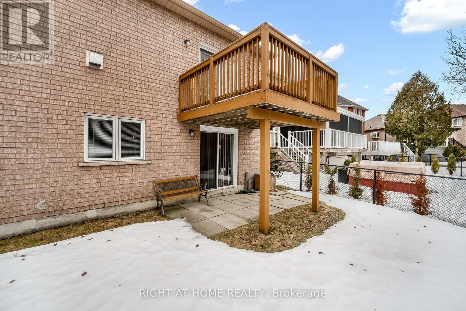 46 Woodhaven Crescent, Richmond Hill, Ontario  L4E 3T2 - Photo 10 - N12890458