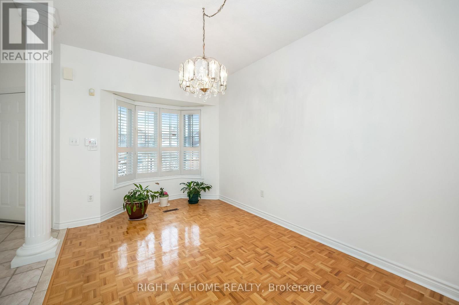 46 Woodhaven Crescent, Richmond Hill, Ontario  L4E 3T2 - Photo 14 - N12890458