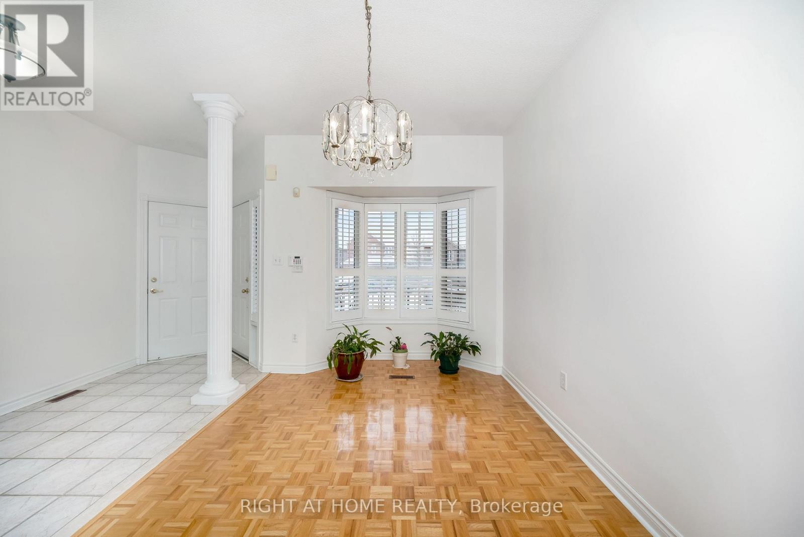 46 Woodhaven Crescent, Richmond Hill, Ontario  L4E 3T2 - Photo 15 - N12890458