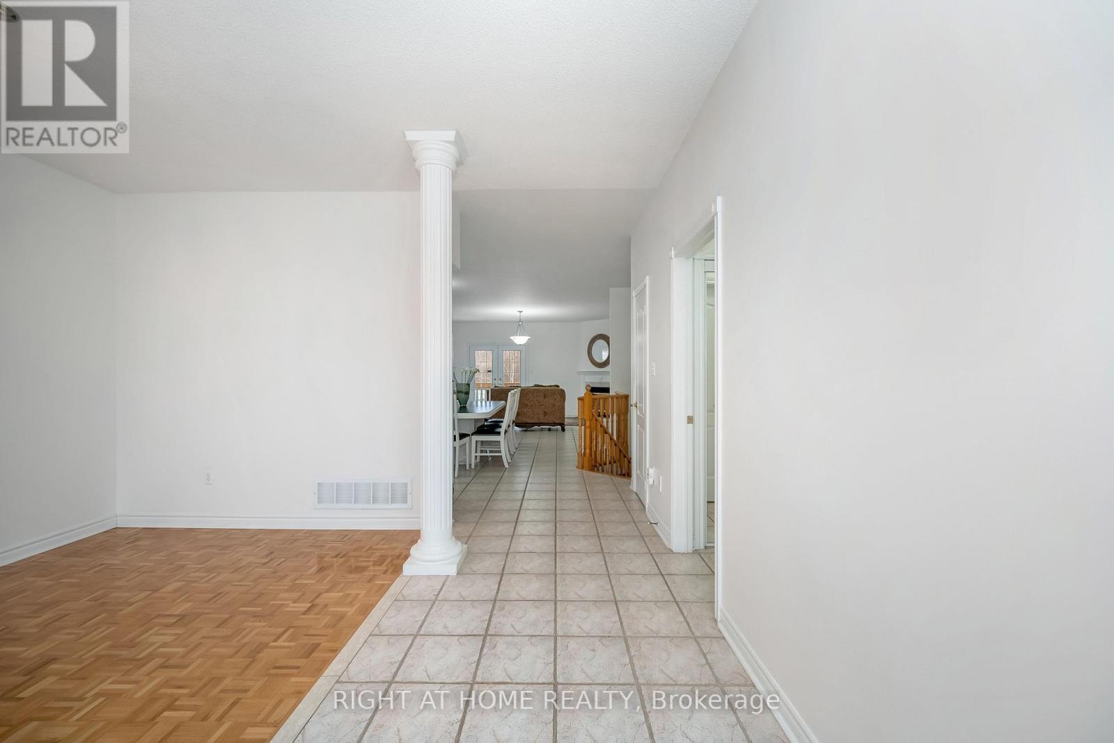 46 Woodhaven Crescent, Richmond Hill, Ontario  L4E 3T2 - Photo 17 - N12890458