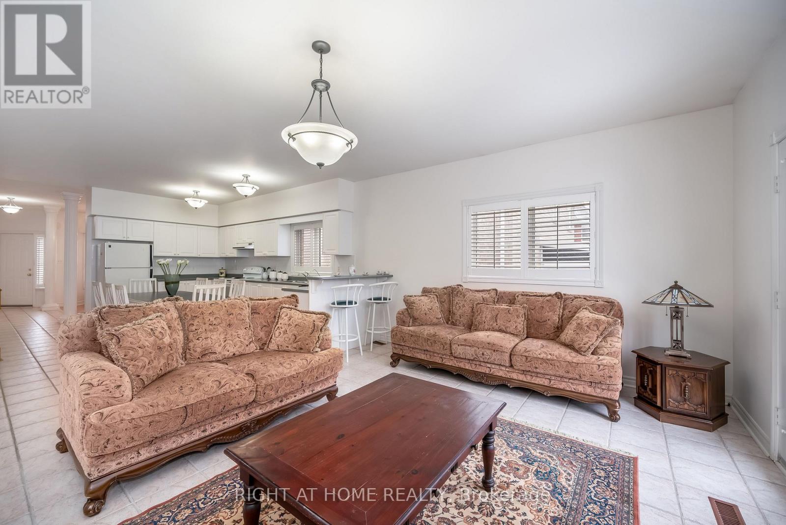 46 Woodhaven Crescent, Richmond Hill, Ontario  L4E 3T2 - Photo 28 - N12890458