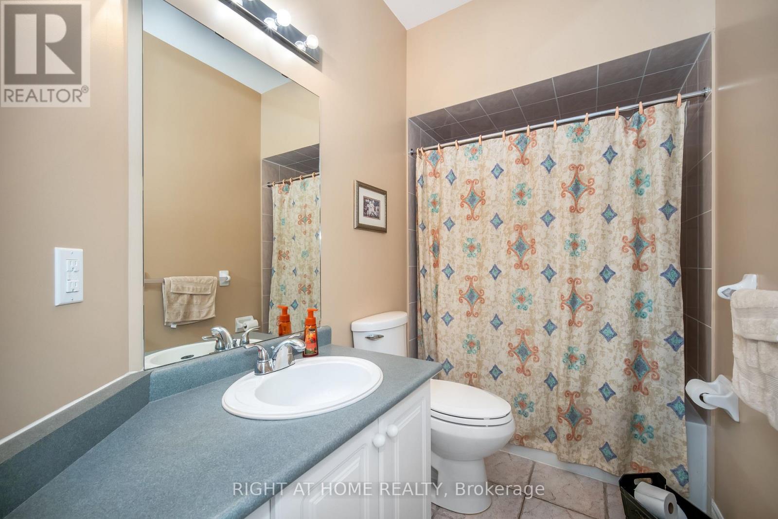 46 Woodhaven Crescent, Richmond Hill, Ontario  L4E 3T2 - Photo 37 - N12890458