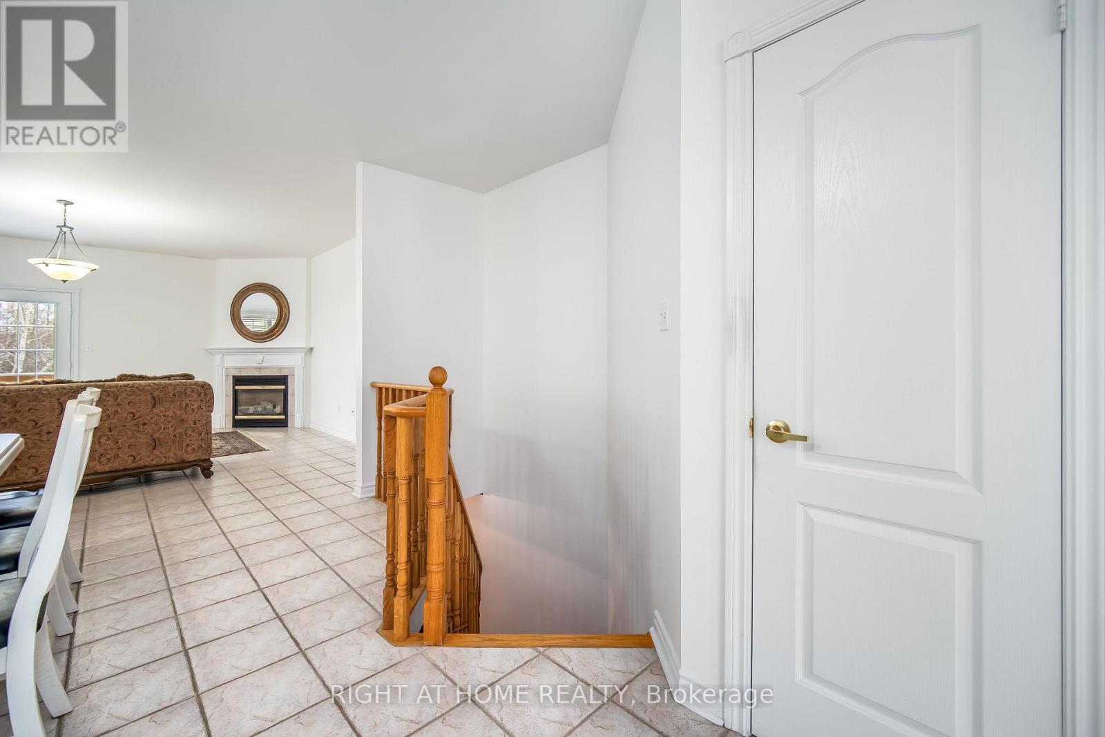 46 Woodhaven Crescent, Richmond Hill, Ontario  L4E 3T2 - Photo 38 - N12890458