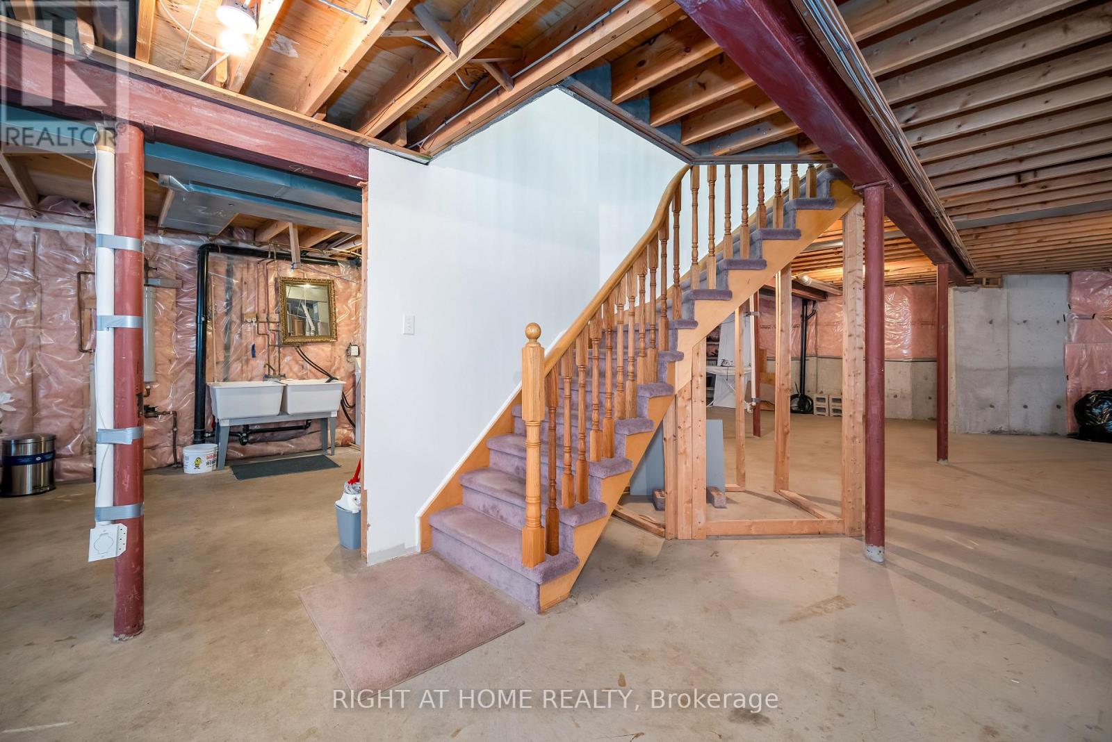 46 Woodhaven Crescent, Richmond Hill, Ontario  L4E 3T2 - Photo 39 - N12890458