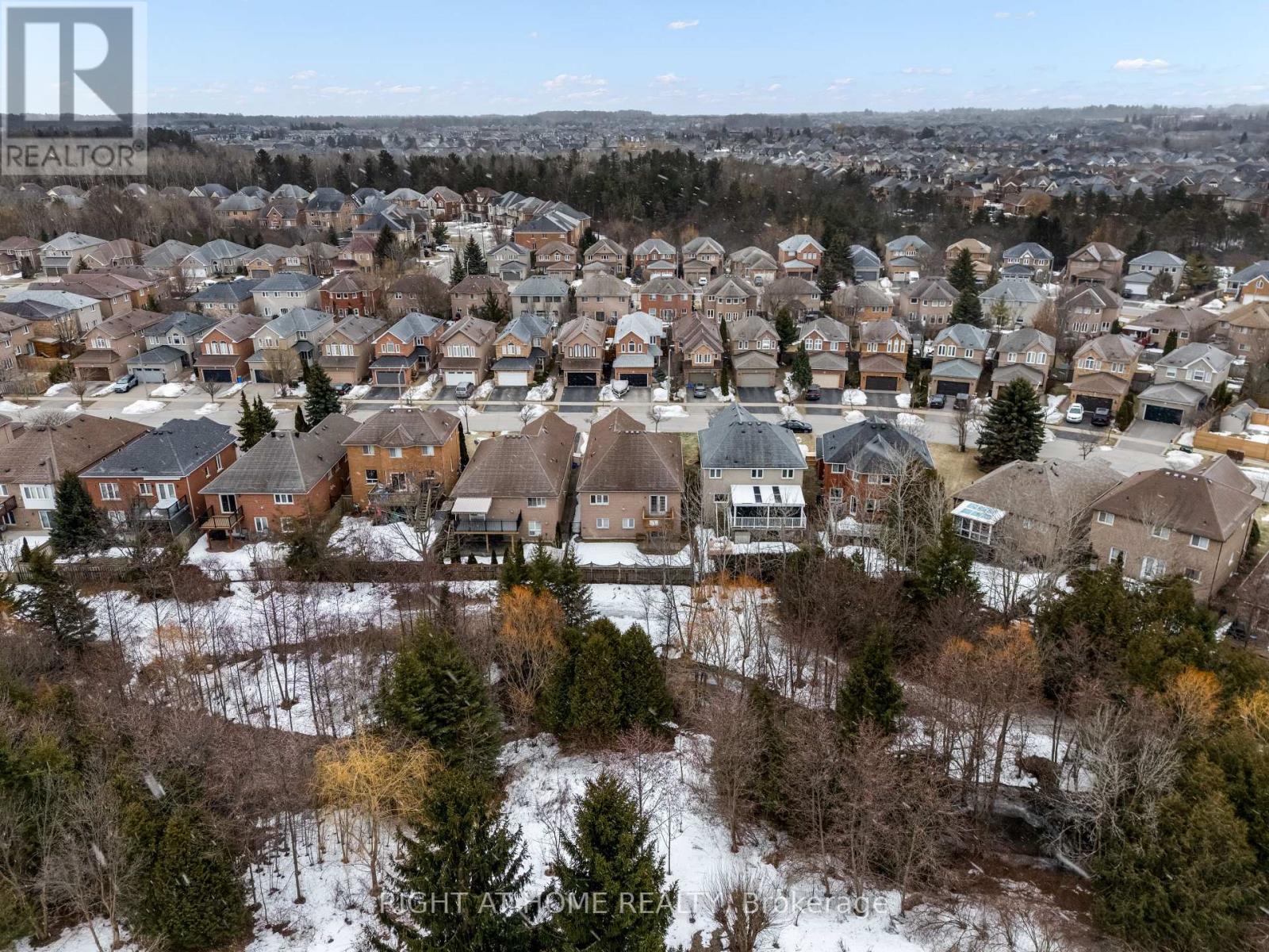 46 Woodhaven Crescent, Richmond Hill, Ontario  L4E 3T2 - Photo 48 - N12890458