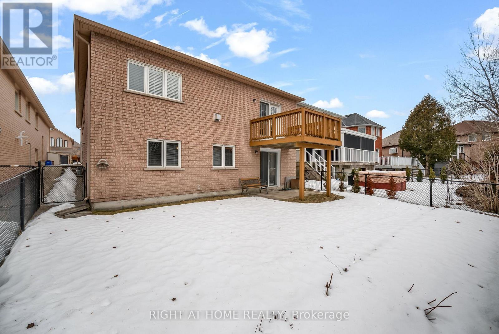 46 Woodhaven Crescent, Richmond Hill, Ontario  L4E 3T2 - Photo 8 - N12890458