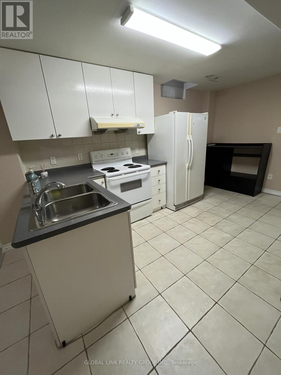 Basement - 166 Valentina Drive, Markham, Ontario  L3R 4R8 - Photo 3 - N12890486