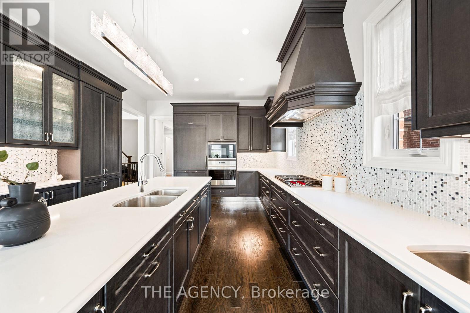 28 Chuck Ormsby Crescent, King, Ontario  L7B 0A8 - Photo 10 - N12890538