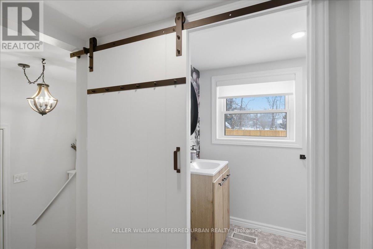 5304 County Rd 9 Road, Clearview (New Lowell), Ontario  L0M 1N0 - Photo 22 - S12890438