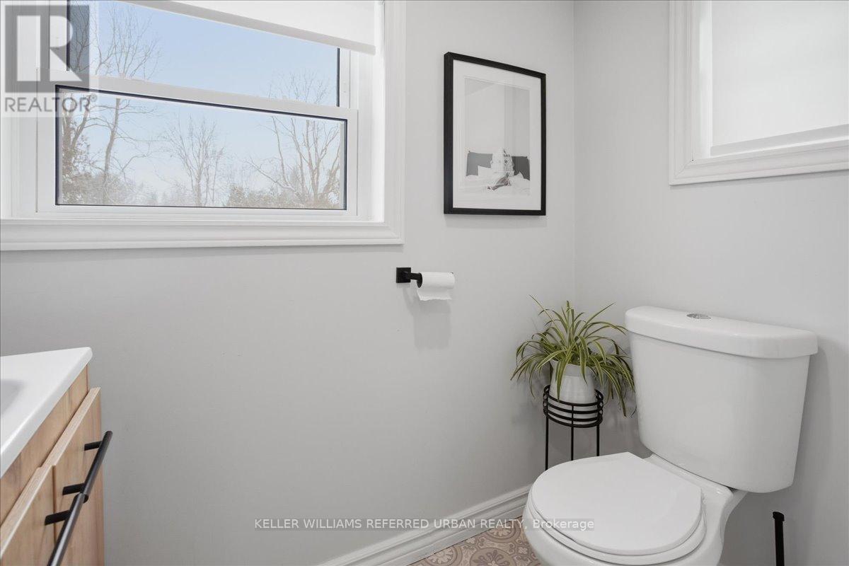 5304 County Rd 9 Road, Clearview (New Lowell), Ontario  L0M 1N0 - Photo 23 - S12890438