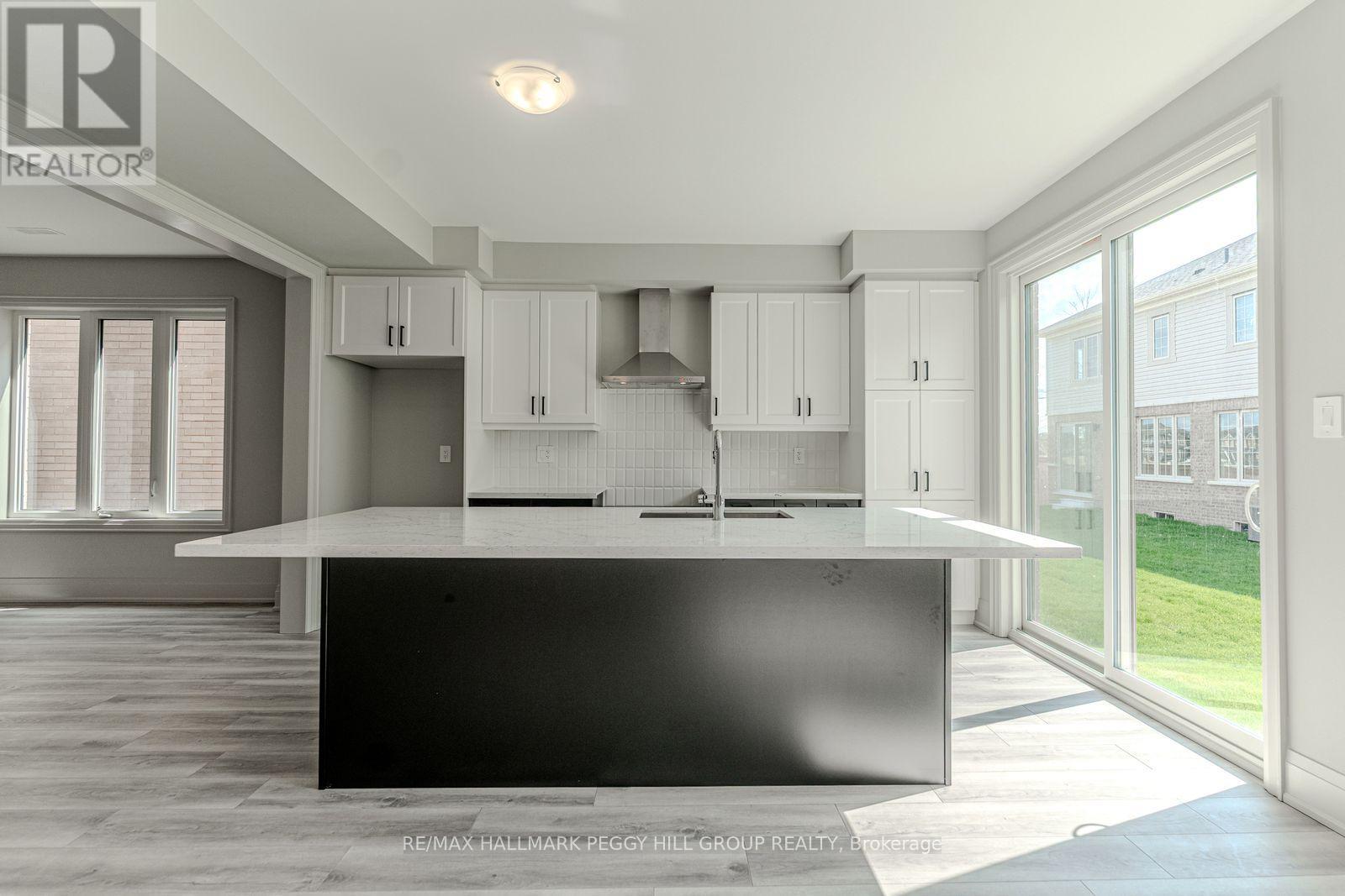 5 Amsterdam Drive, Barrie (Innis-Shore), Ontario  L9J 0Z5 - Photo 4 - S12890482