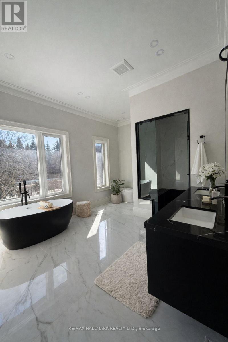 81 Child Drive, Aurora (Aurora Highlands), Ontario  L4G 1Y8 - Photo 6 - N12696110