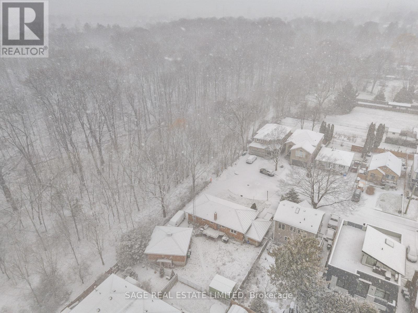 836 Tenth Street, Mississauga, Ontario  L5E 1S6 - Photo 15 - W12881762