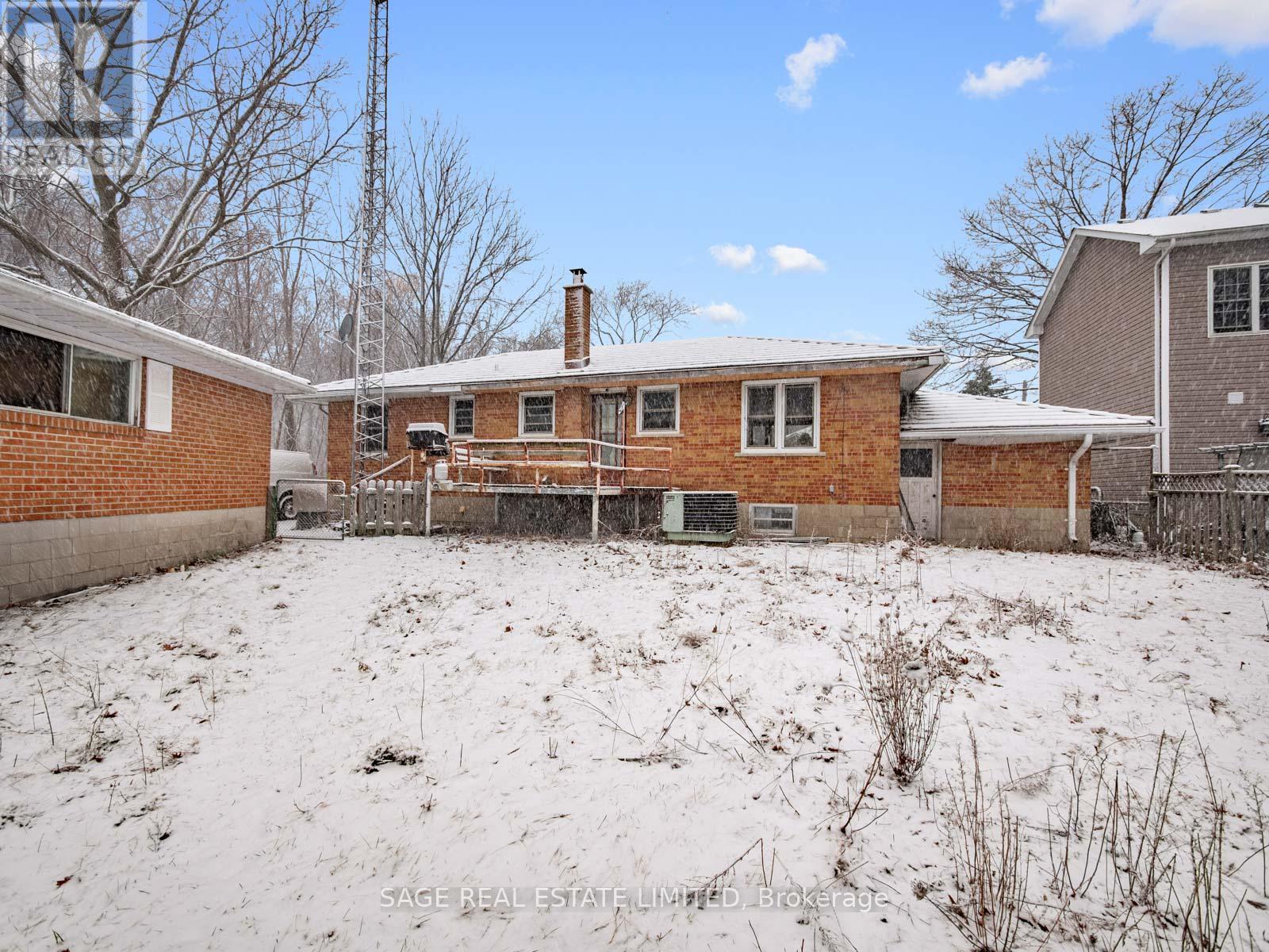 836 Tenth Street, Mississauga, Ontario  L5E 1S6 - Photo 11 - W12881762