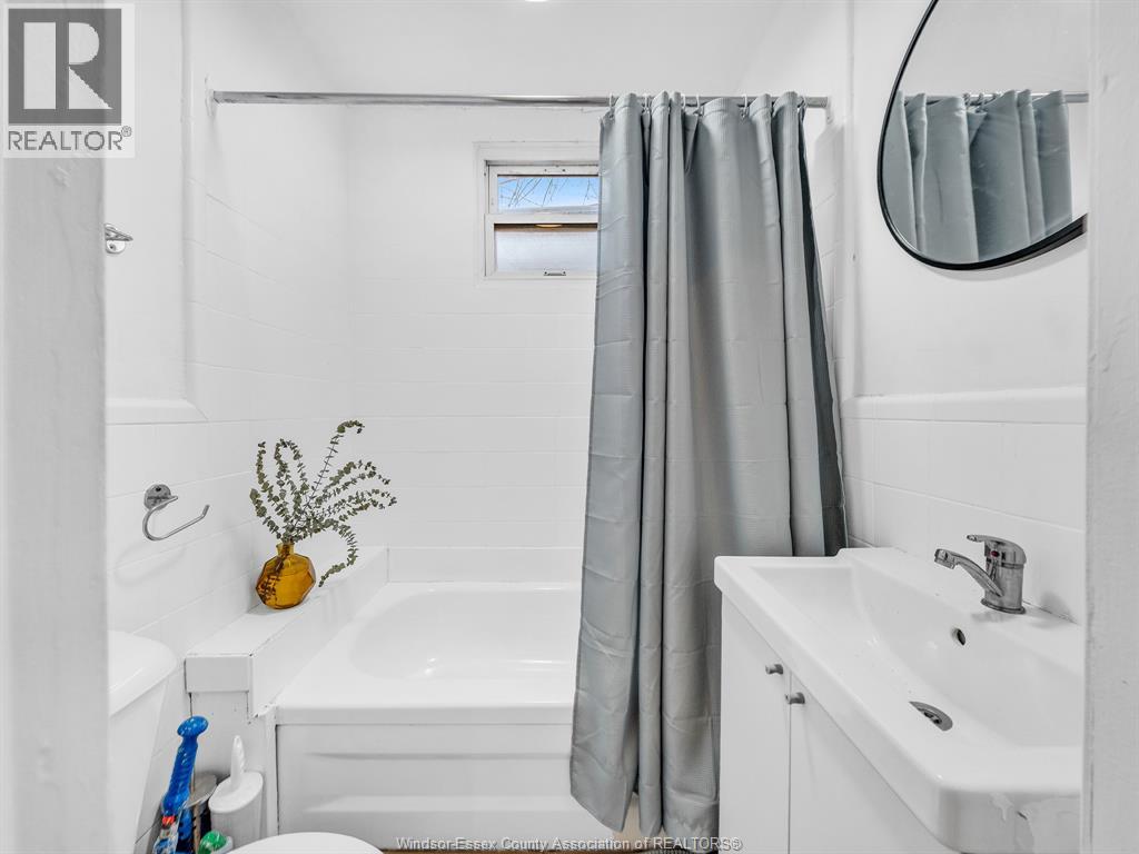 1496 Drouillard, Windsor, Ontario  N8Y 2R9 - Photo 16 - 26001159
