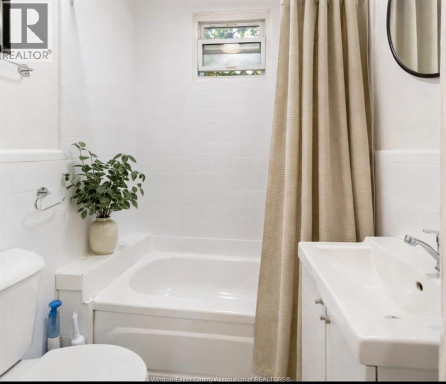 1496 Drouillard, Windsor, Ontario  N8Y 2R9 - Photo 12 - 26001159