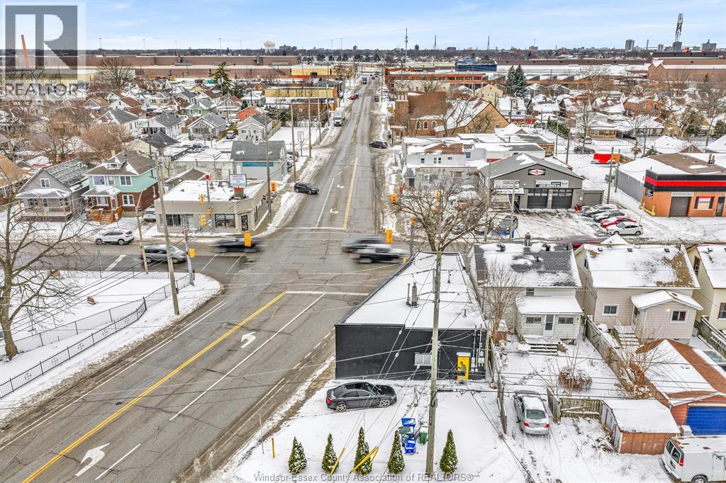 1496 Drouillard, Windsor, Ontario  N8Y 2R9 - Photo 32 - 26001159