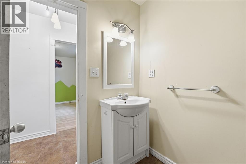 150 Catharine Avenue, Brantford, Ontario  N3T 1Y6 - Photo 7 - 40784989