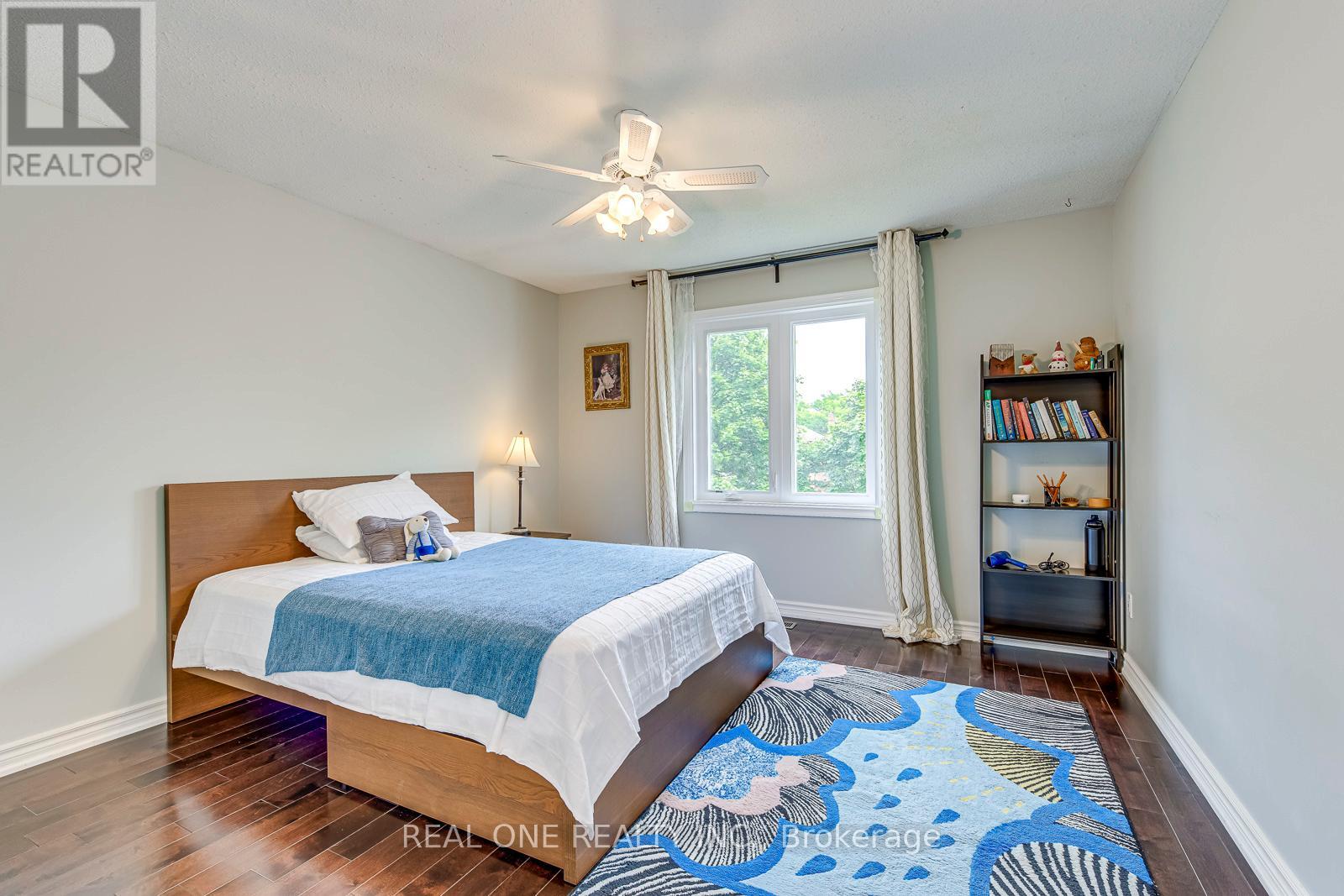 1237 Woodview Drive, Oakville, Ontario  L6M 2M5 - Photo 32 - W12890392