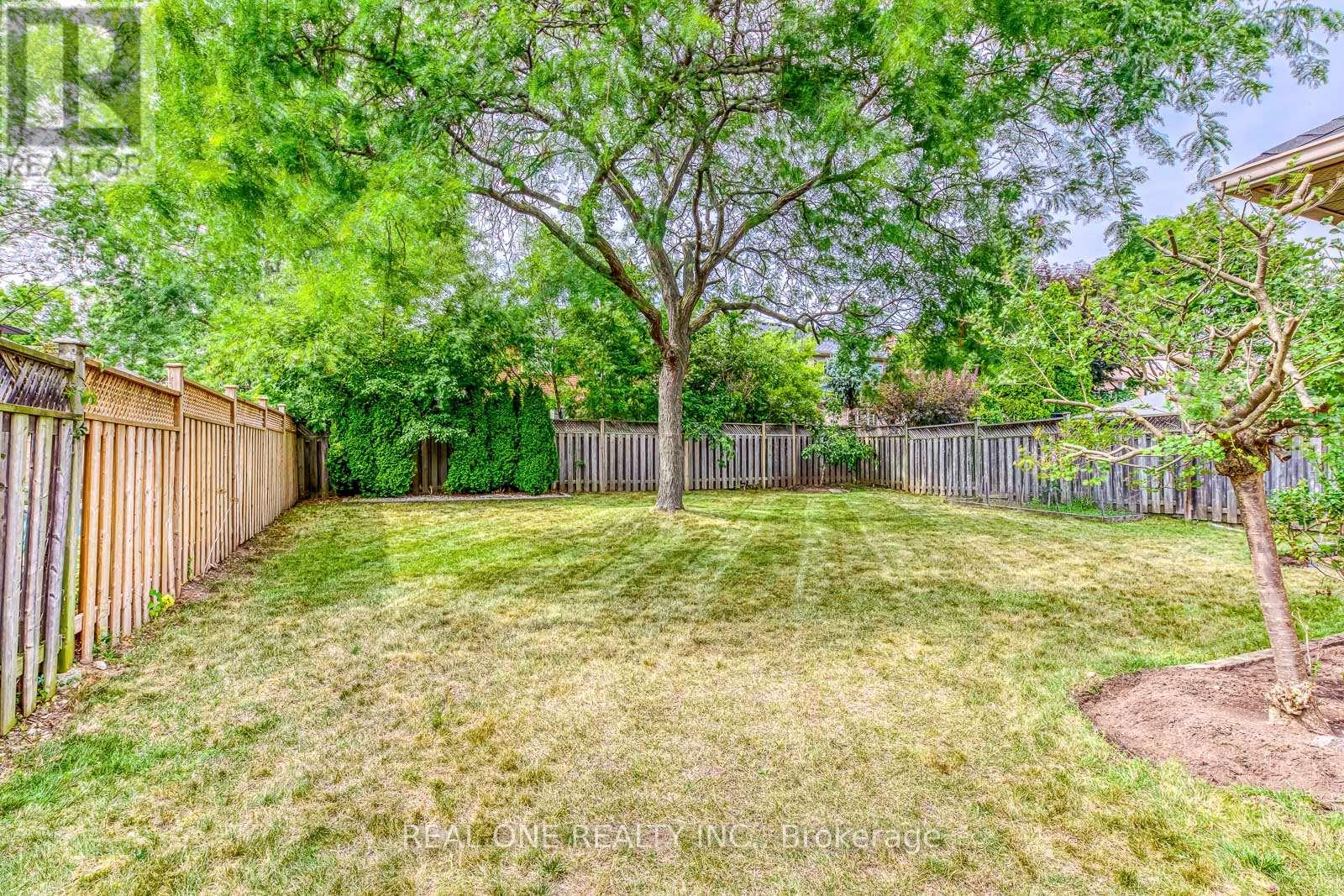 1237 Woodview Drive, Oakville, Ontario  L6M 2M5 - Photo 46 - W12890392