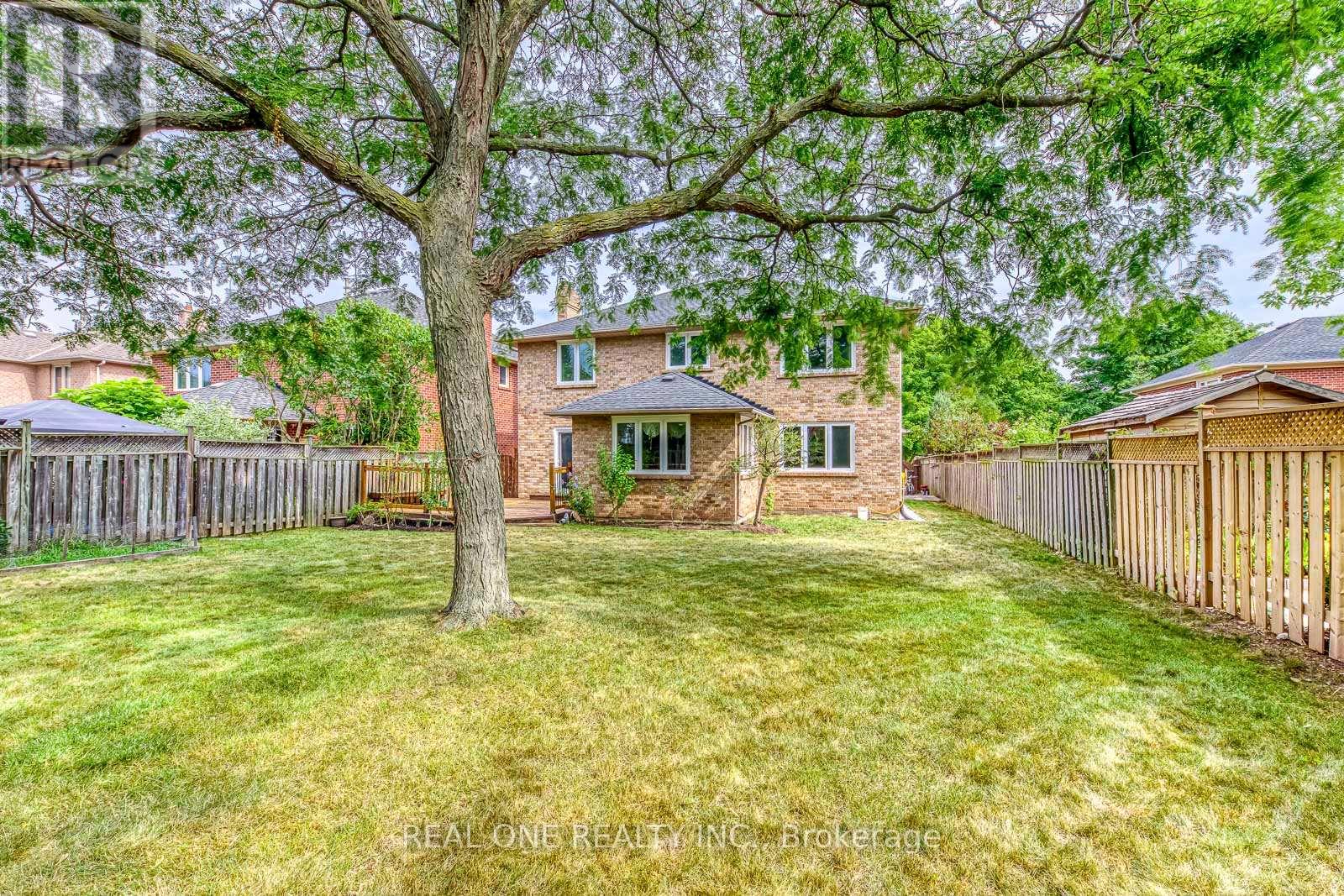 1237 Woodview Drive, Oakville, Ontario  L6M 2M5 - Photo 47 - W12890392