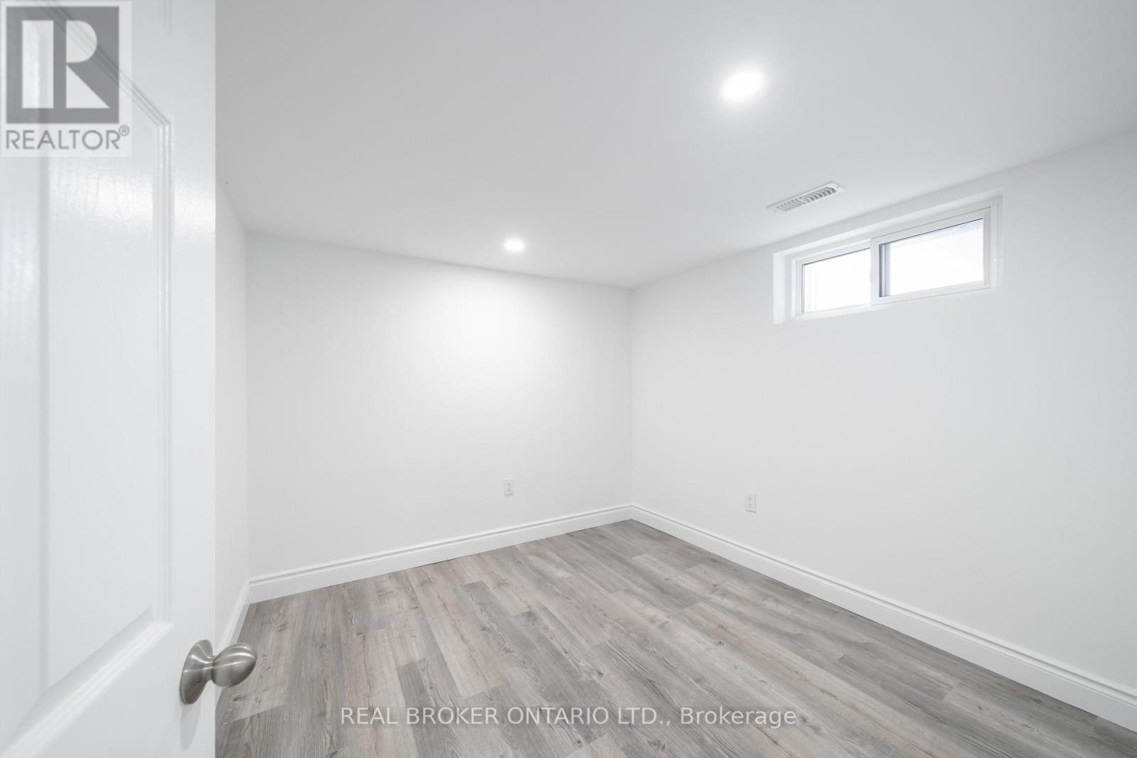 Bsmt - 12 Villa Road, Toronto, Ontario  M8W 1M5 - Photo 10 - W12890418