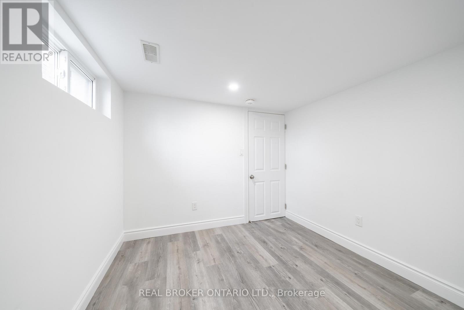 Bsmt - 12 Villa Road, Toronto, Ontario  M8W 1M5 - Photo 11 - W12890418