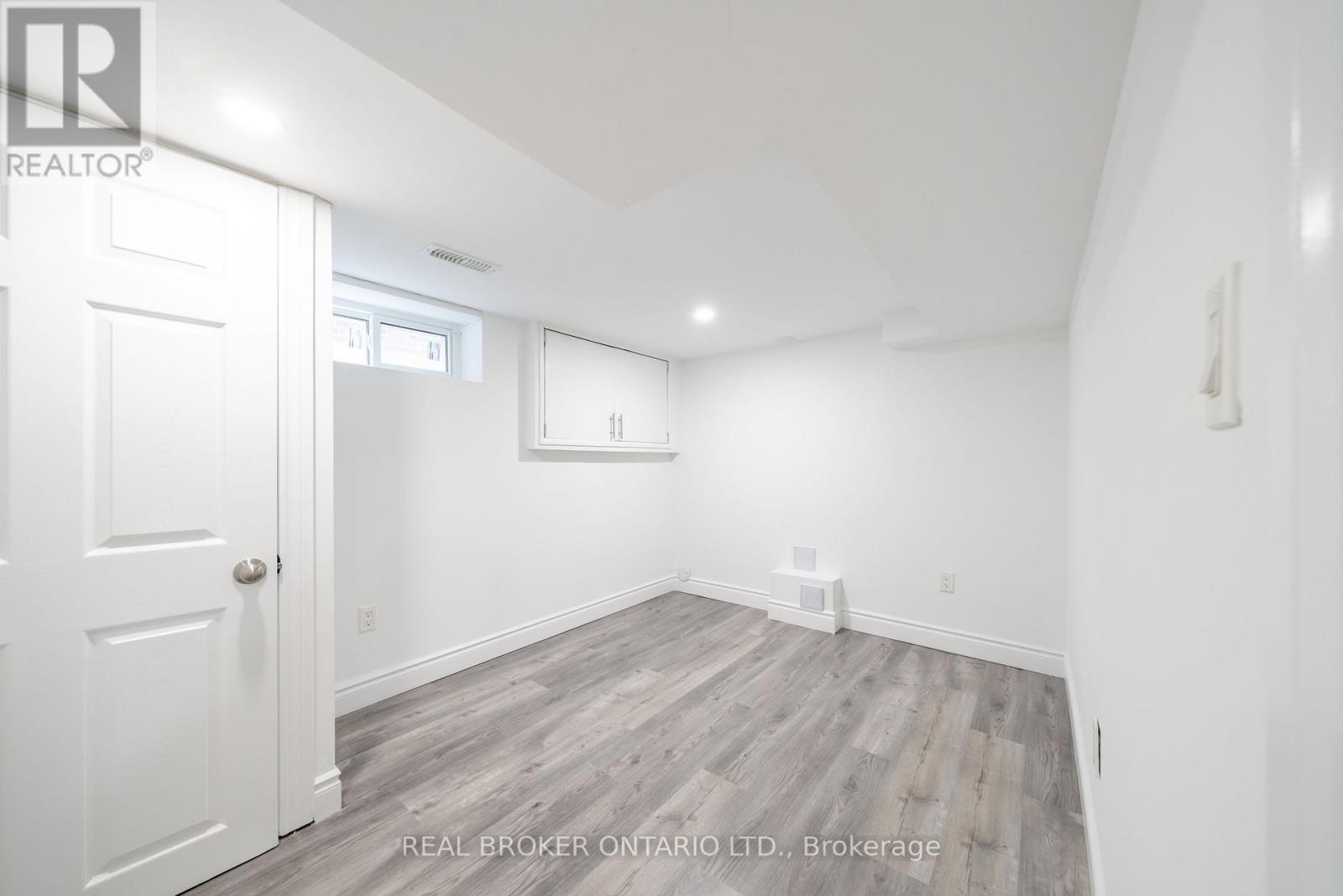 Bsmt - 12 Villa Road, Toronto, Ontario  M8W 1M5 - Photo 12 - W12890418