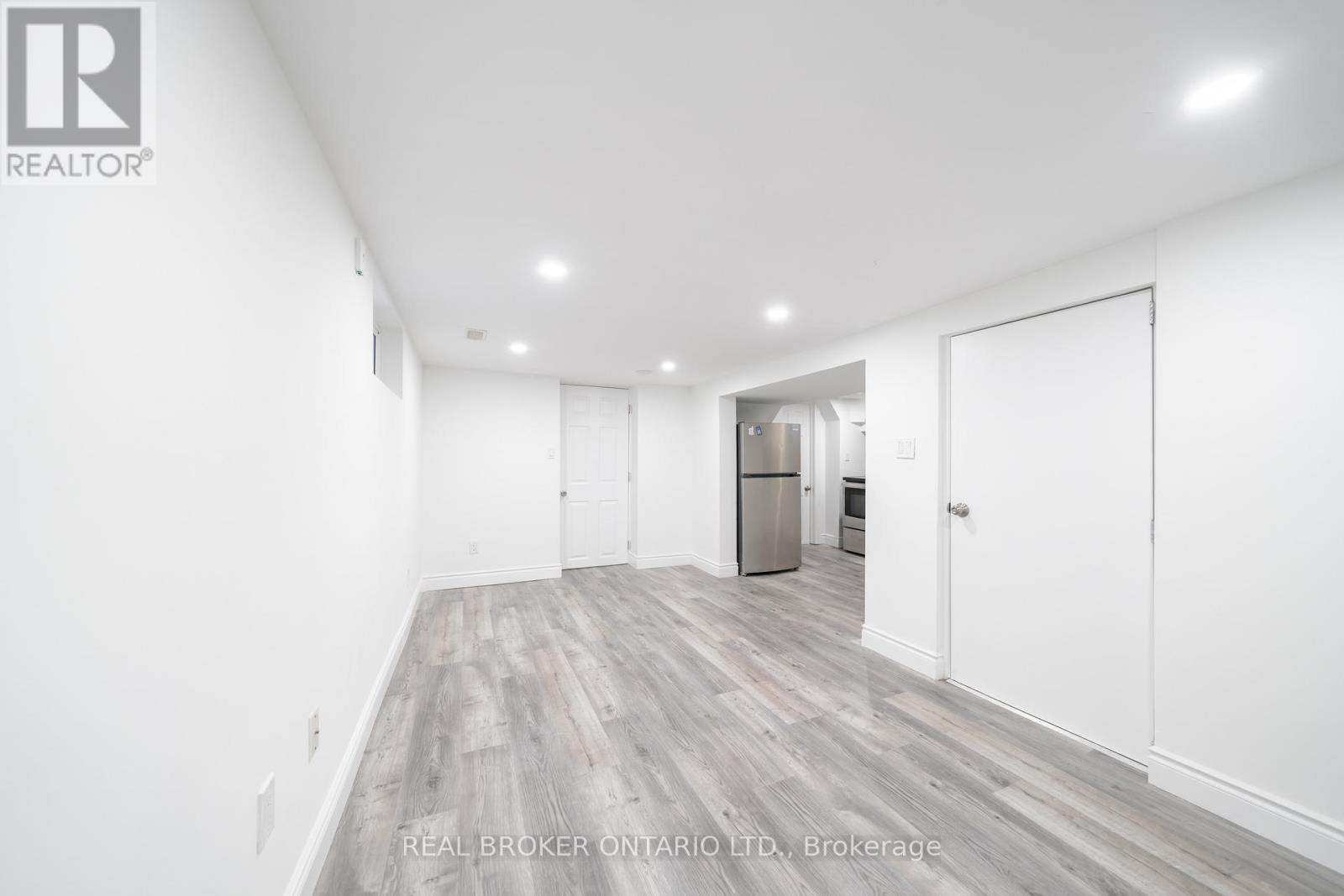 Bsmt - 12 Villa Road, Toronto, Ontario  M8W 1M5 - Photo 14 - W12890418