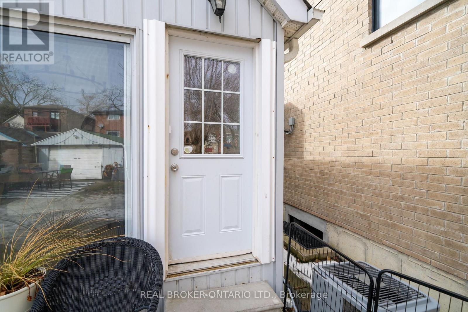 Bsmt - 12 Villa Road, Toronto, Ontario  M8W 1M5 - Photo 2 - W12890418