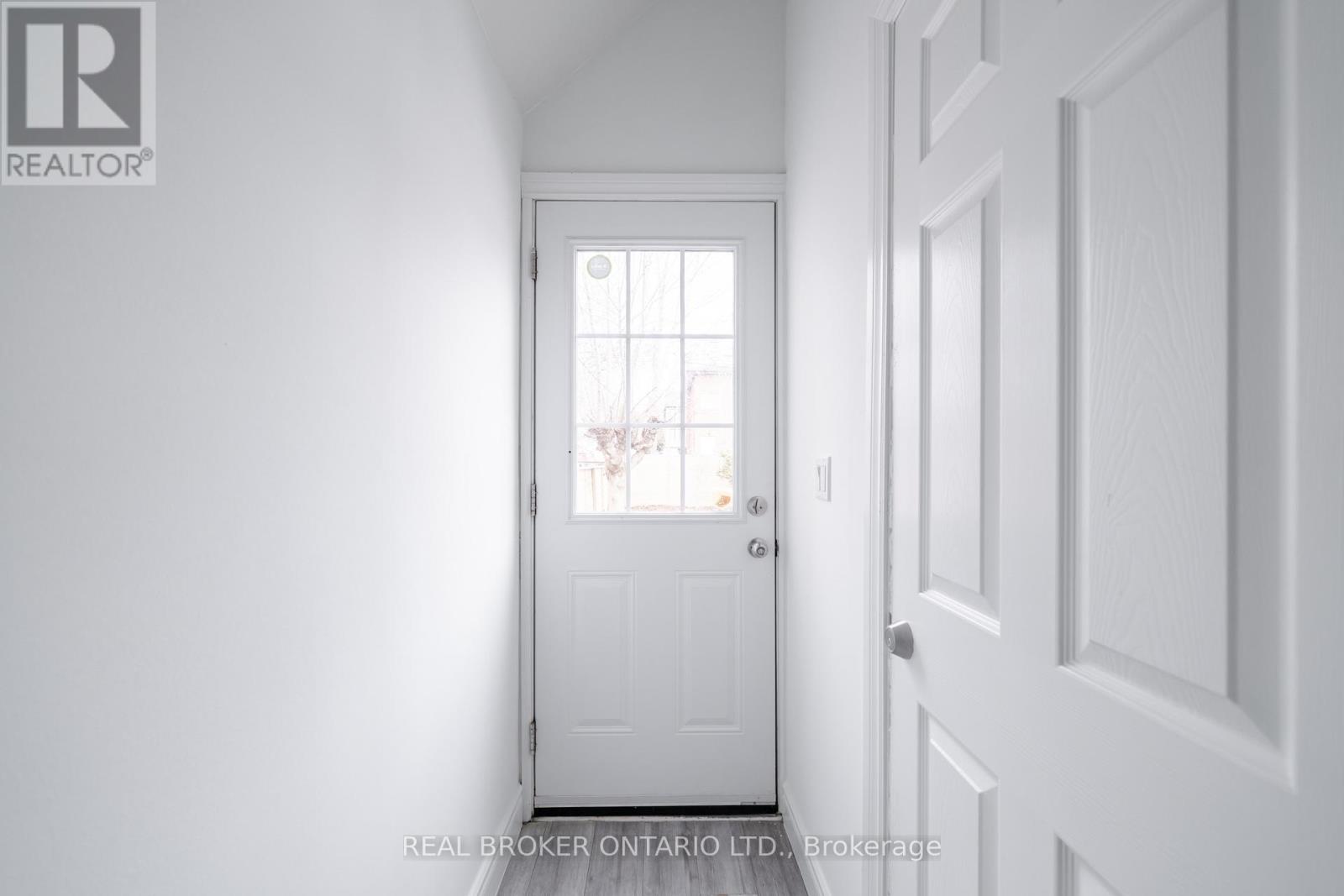 Bsmt - 12 Villa Road, Toronto, Ontario  M8W 1M5 - Photo 20 - W12890418