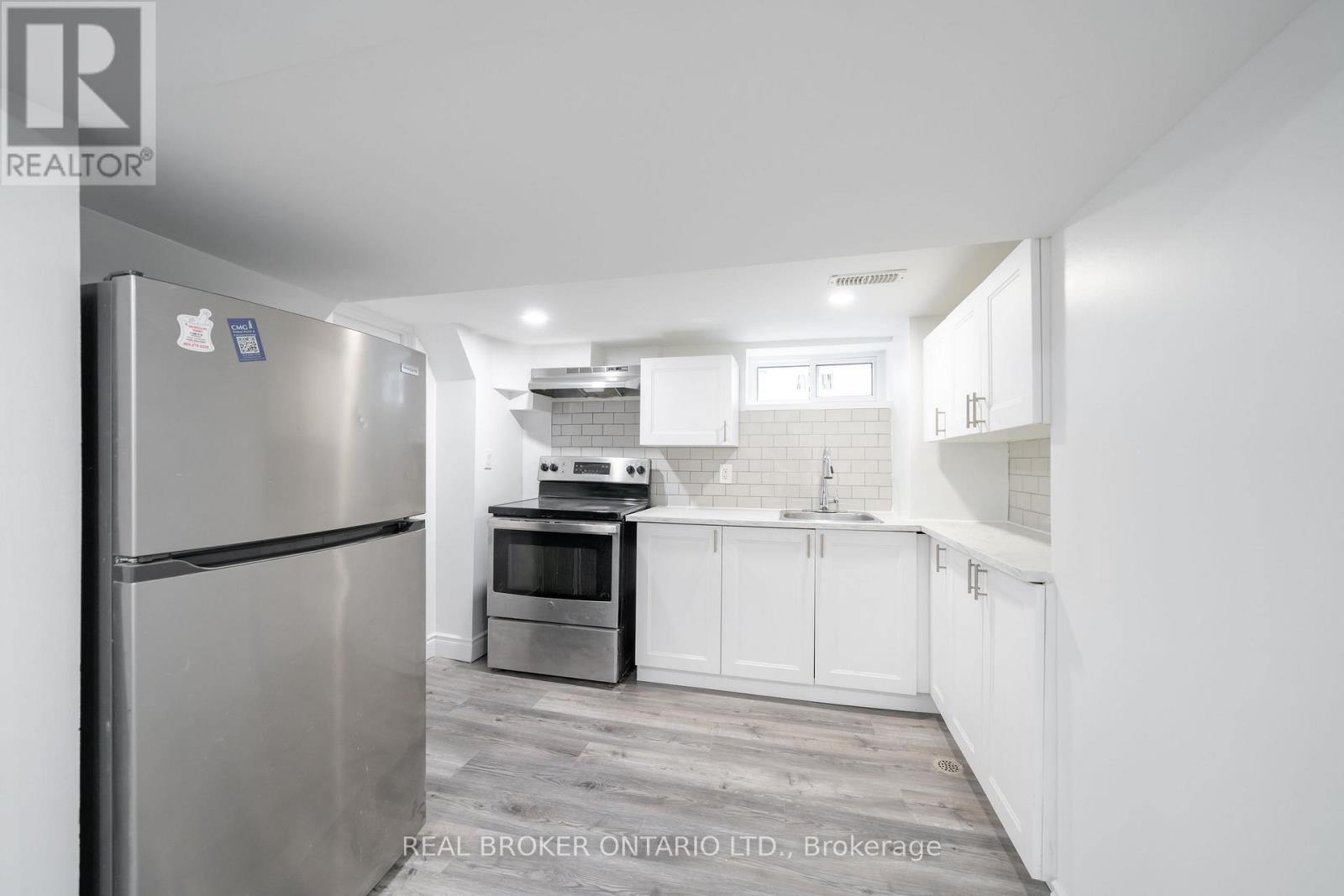 Bsmt - 12 Villa Road, Toronto, Ontario  M8W 1M5 - Photo 5 - W12890418