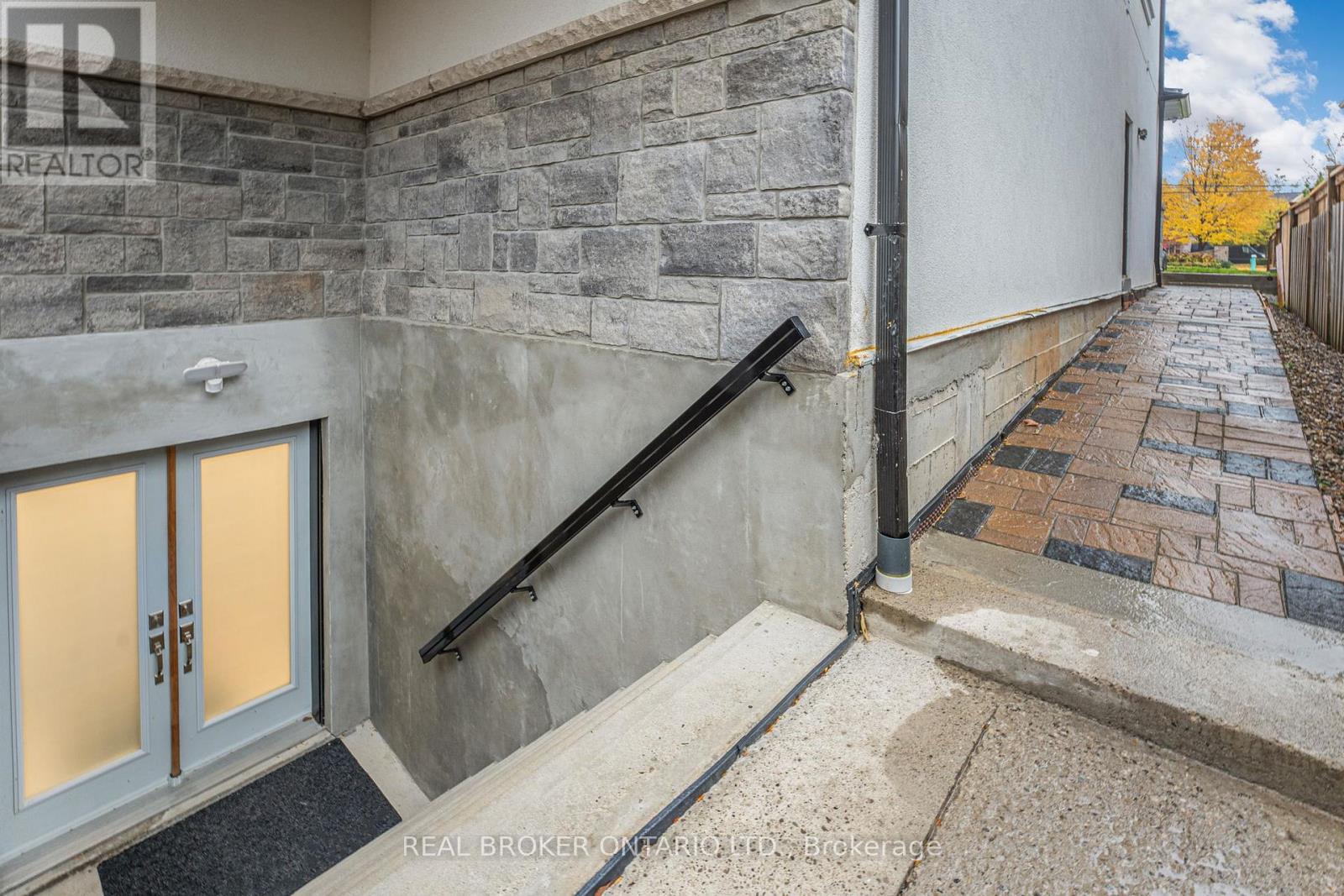 Bsmt - 330 Maple Avenue, Halton Hills, Ontario  L7G 1X1 - Photo 3 - W12890428