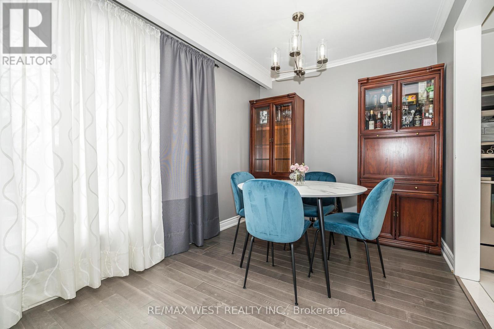 22 Dimplefield Place, Toronto, Ontario  M9C 4A1 - Photo 10 - W12890434