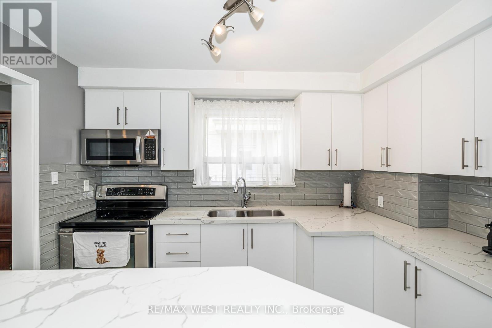 22 Dimplefield Place, Toronto, Ontario  M9C 4A1 - Photo 15 - W12890434