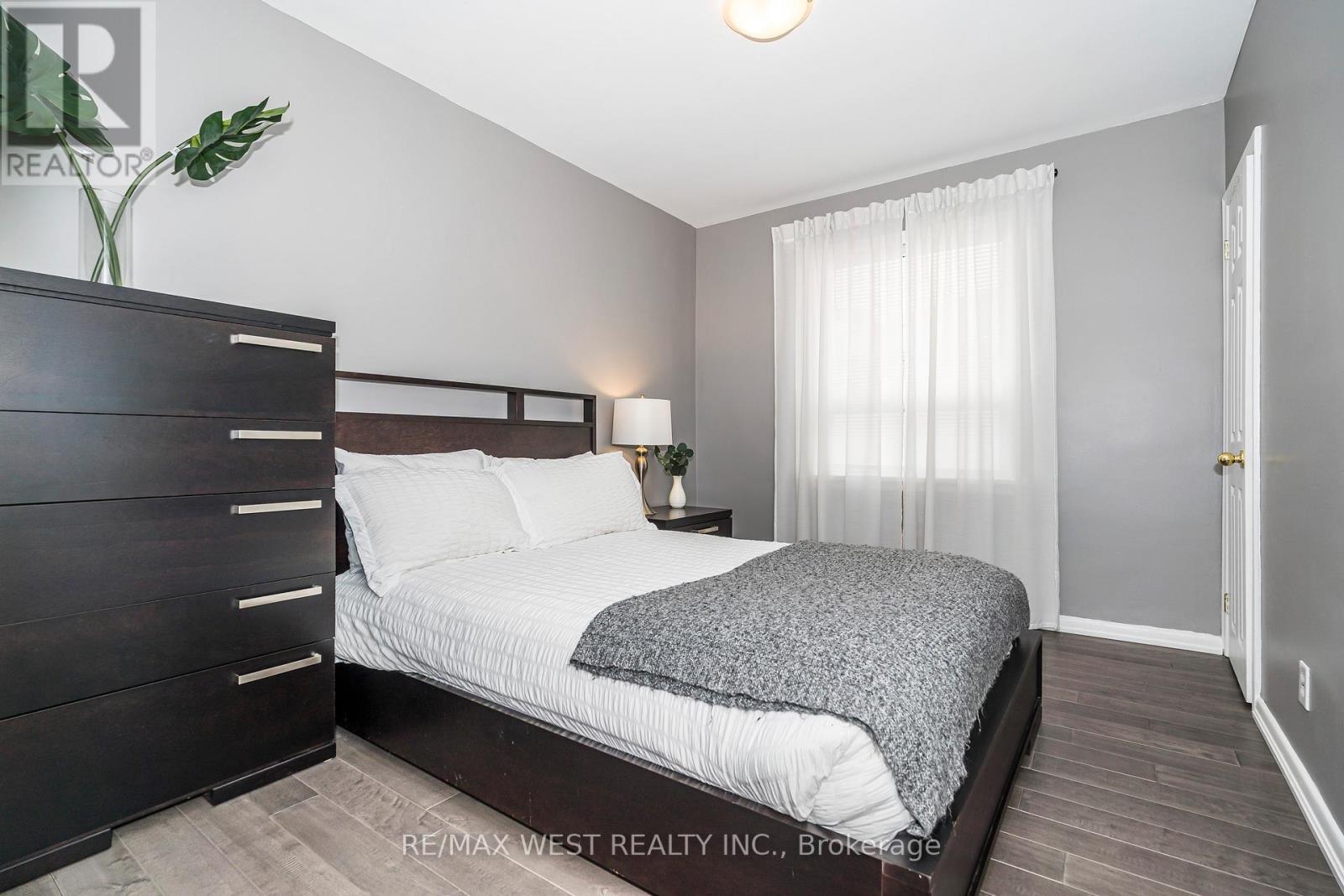 22 Dimplefield Place, Toronto, Ontario  M9C 4A1 - Photo 19 - W12890434