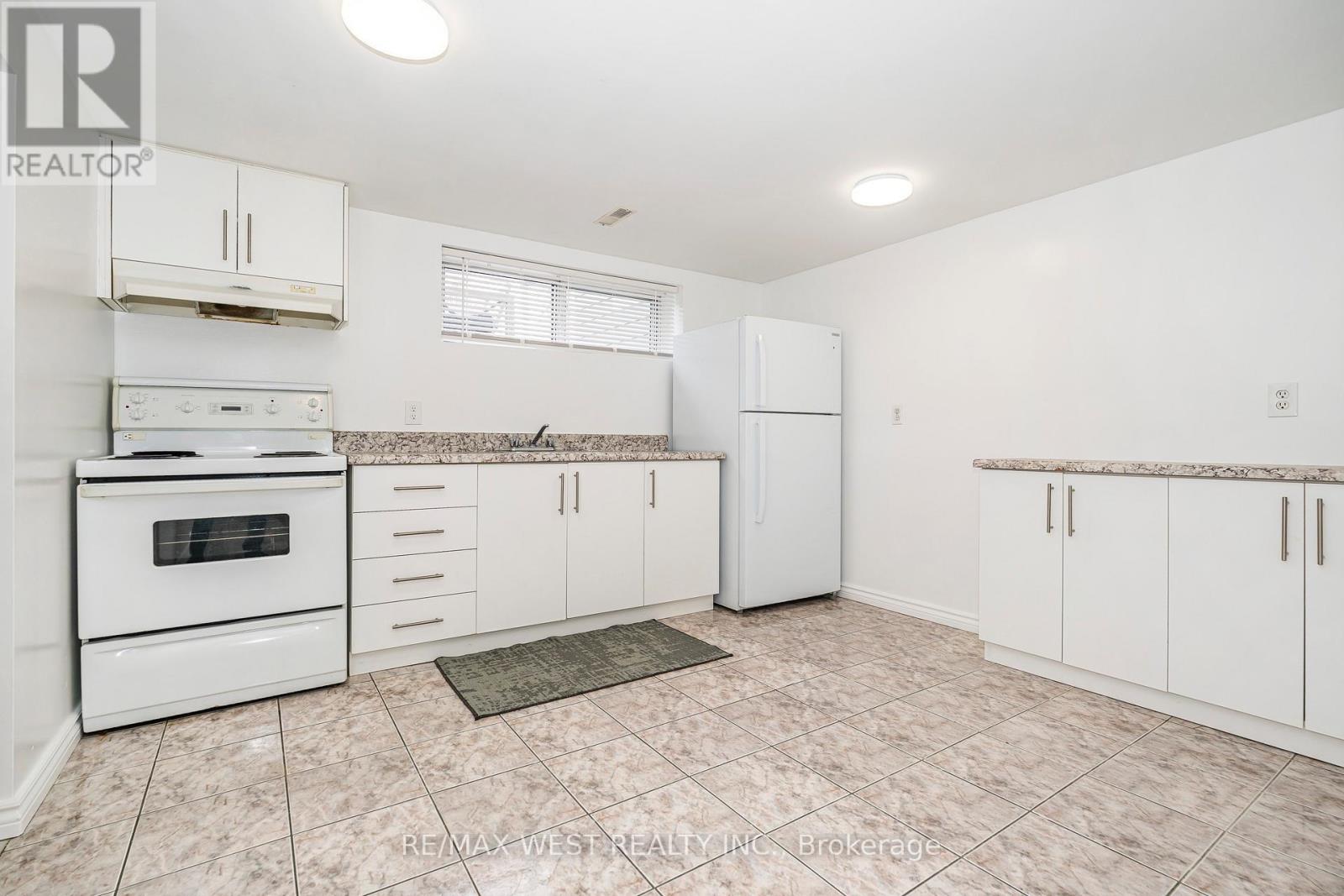 22 Dimplefield Place, Toronto, Ontario  M9C 4A1 - Photo 29 - W12890434