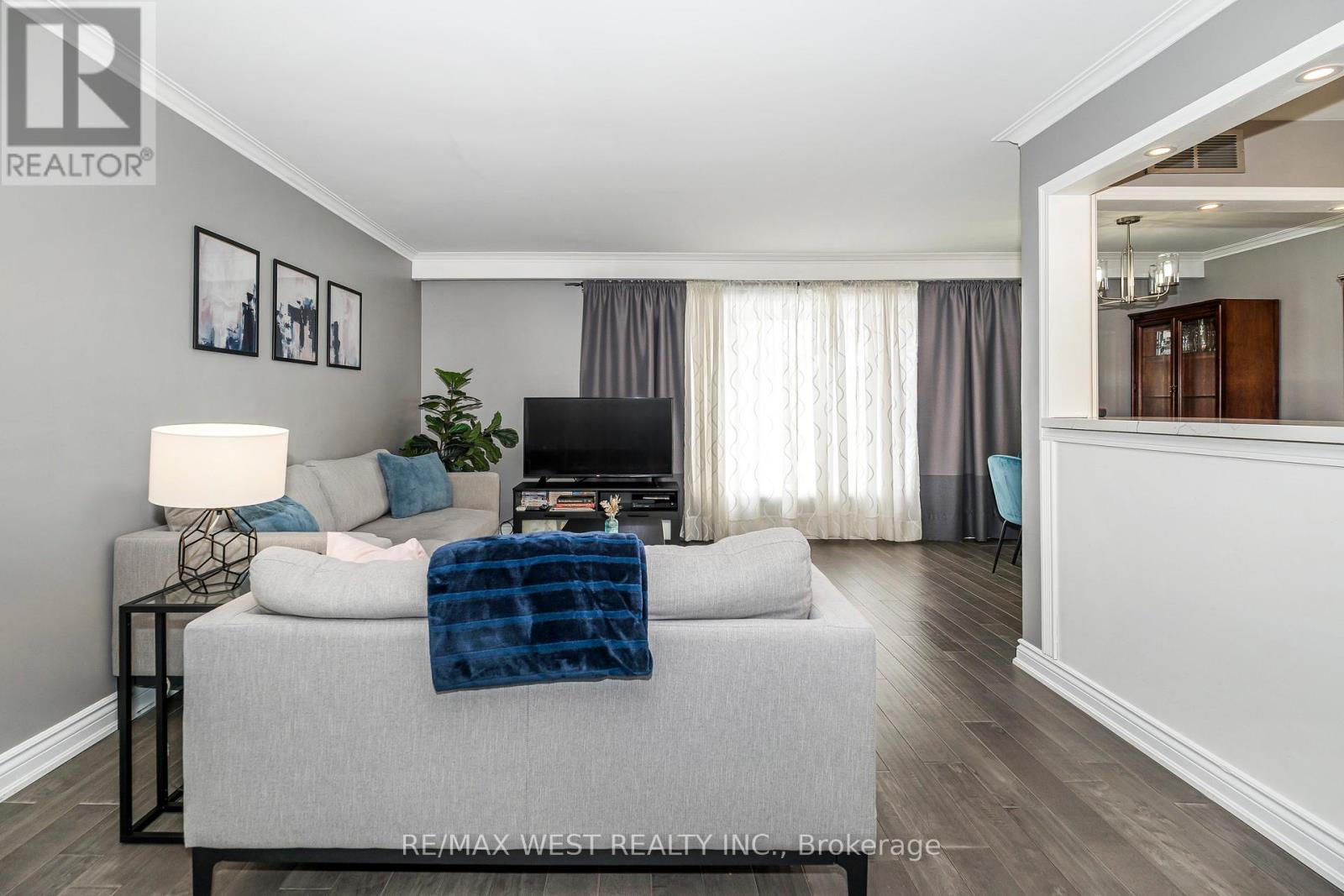 22 Dimplefield Place, Toronto, Ontario  M9C 4A1 - Photo 7 - W12890434