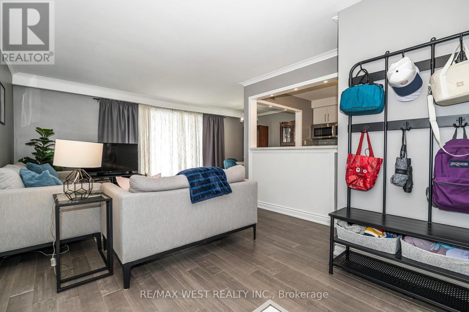 22 Dimplefield Place, Toronto, Ontario  M9C 4A1 - Photo 8 - W12890434