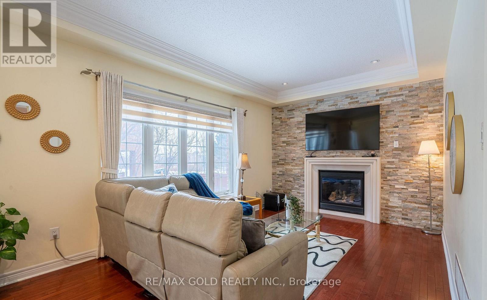 311 Father Tobin Road, Brampton (Sandringham-Wellington), Ontario  L6R 0P4 - Photo 13 - W12890522